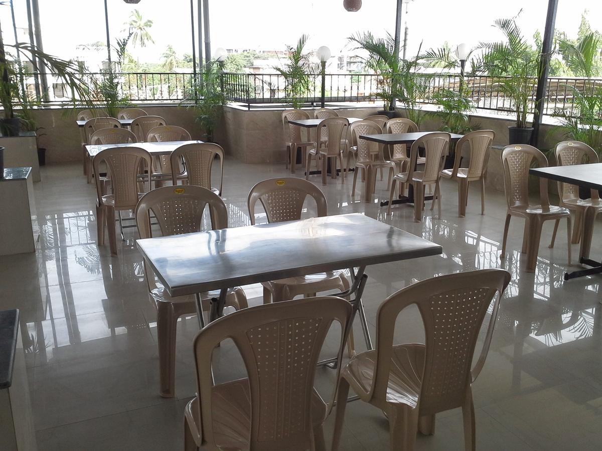 Galaxy Vaibhav Hotel Vasai Eksteriør billede