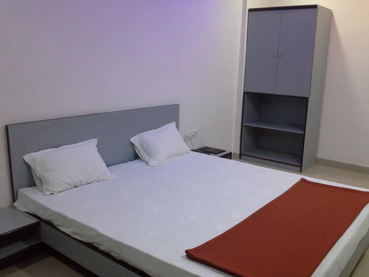 Galaxy Vaibhav Hotel Vasai Eksteriør billede