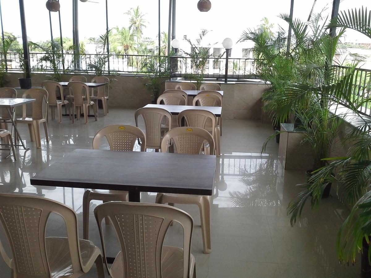 Galaxy Vaibhav Hotel Vasai Eksteriør billede